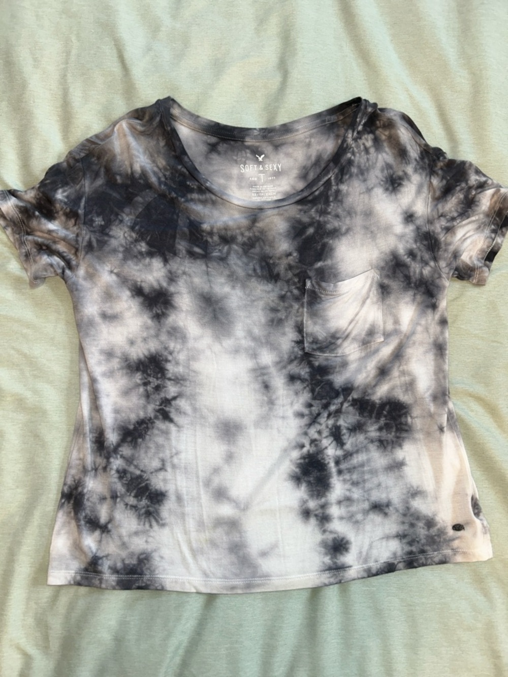 American Eagle Outfitters Black & White Tie-Dye Pocket Tee